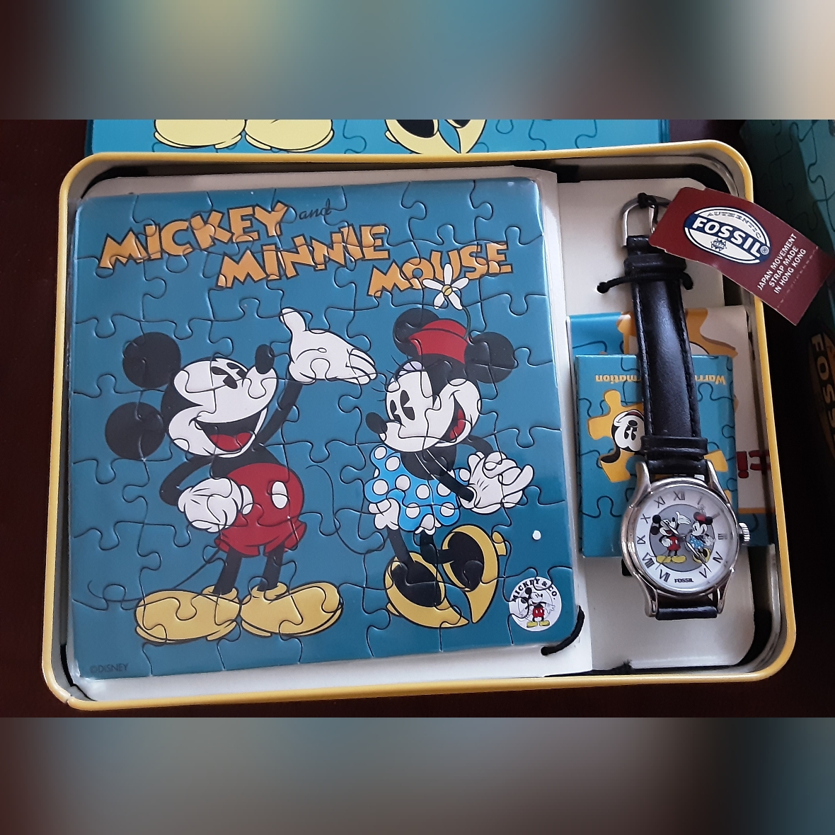 Fossil Collectable Mickey & Minnie Mouse Limited Edition Watch With Tin & Puzzle
